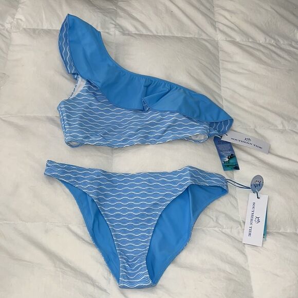 Southern Tide lined Asymmetrical Bikini Top size Med NWT - Picture 9 of 13